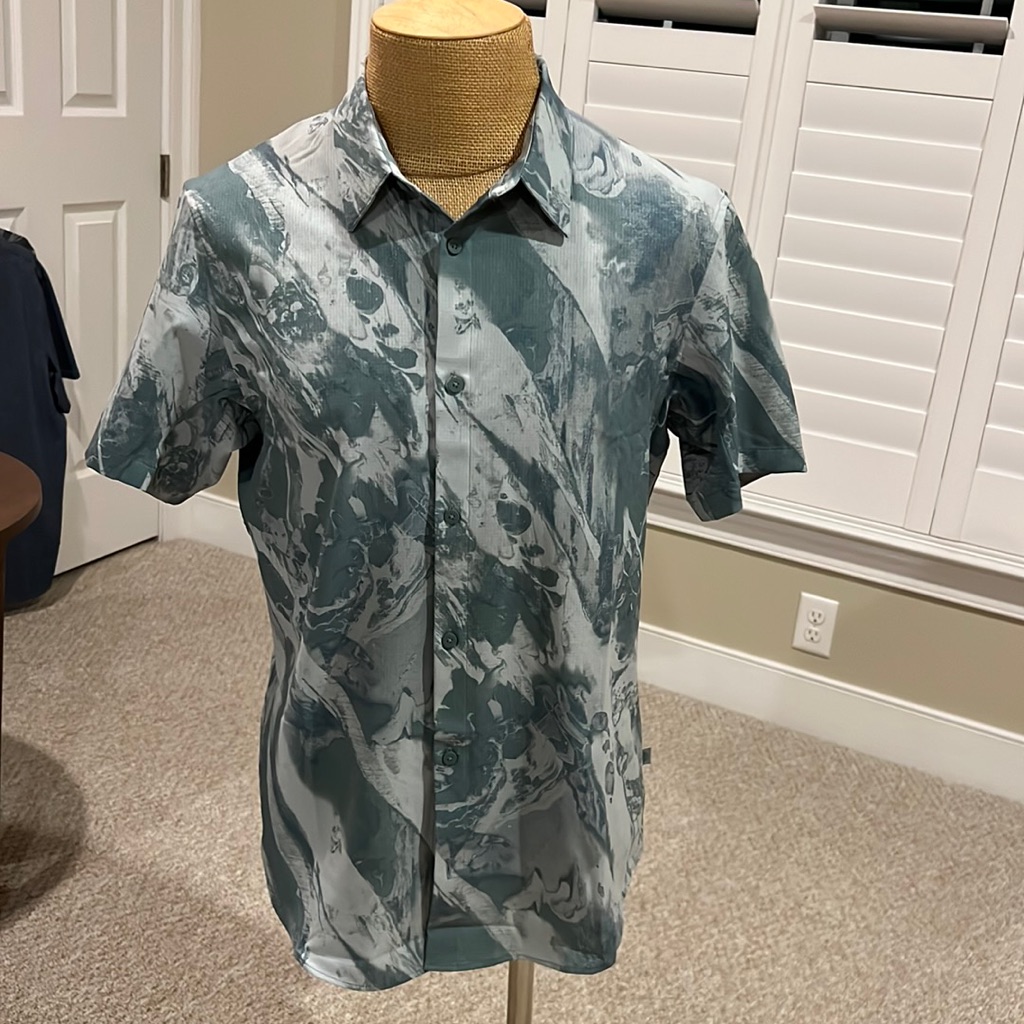 Lululemon Airing Short Sleeve, Large, Unworn